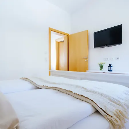 Mit Sauna 度假居 *